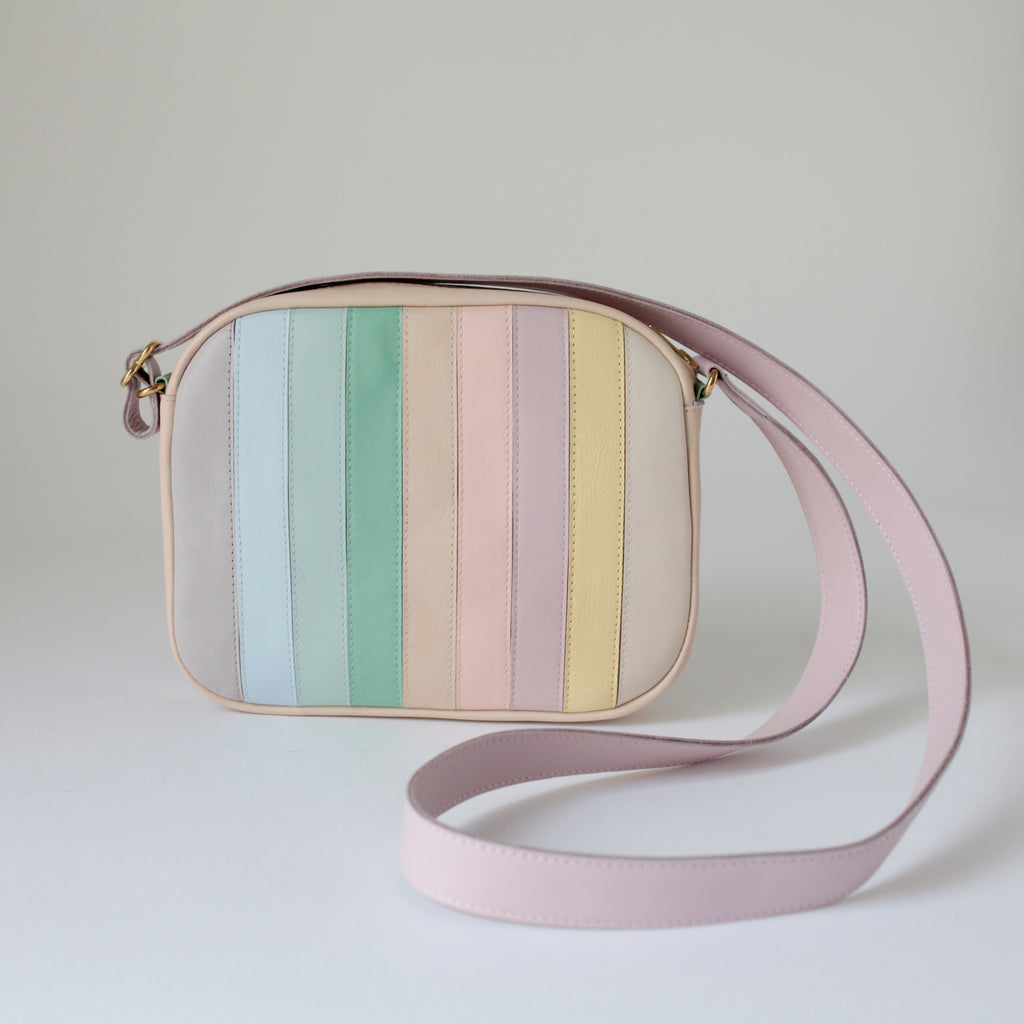 alexbender- Schultertasche Zip M echt Leder Bunt Pastell in Berlin kaufen
