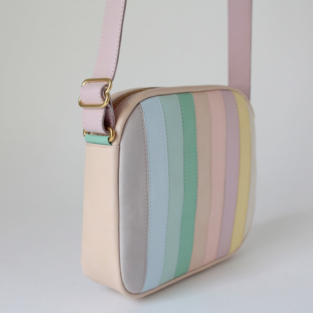 alexbender- Schultertasche Zip M echt Leder Bunt Pastell in Berlin kaufen