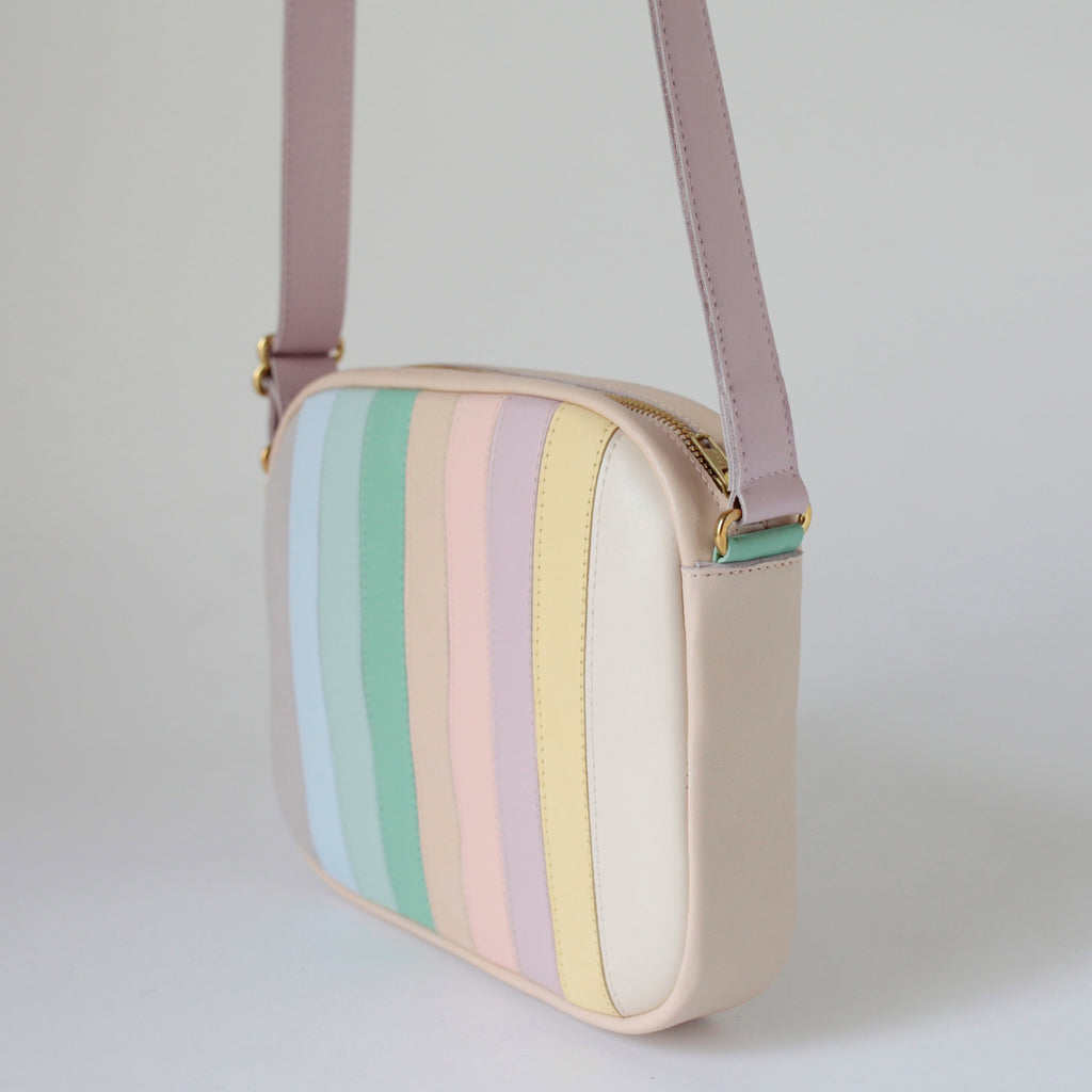 alexbender- Schultertasche Zip M echt Leder Bunt Pastell in Berlin kaufen