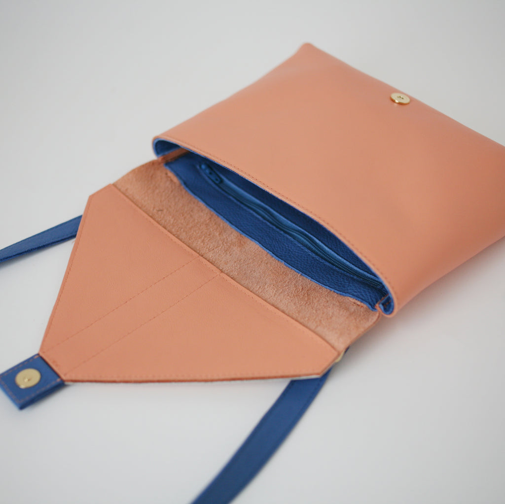 alexbender- Handtasche Envelope echt Leder Bunt in Berlin kaufen